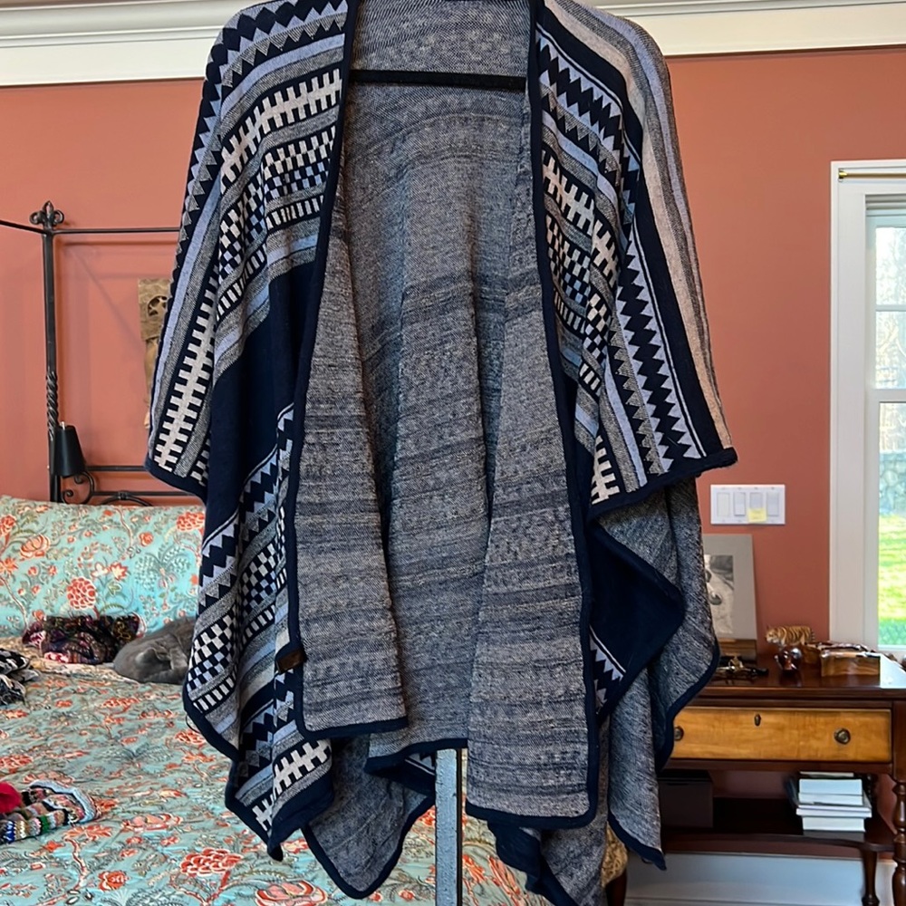 Francesca's Cozy Wrap
